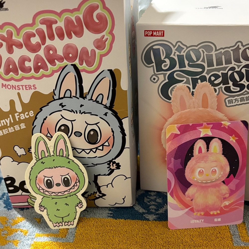 Pop Mart Exciting Macaron Vinyl Toy - Gray and Green